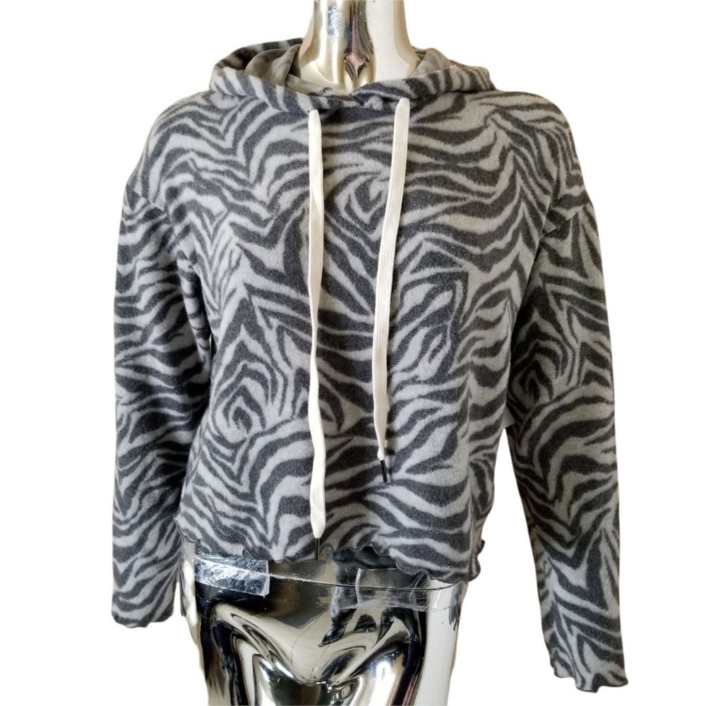 La La Land Hoodie Womens Gray Ivory Zebra Fleece Lettuce Edge Crop Small NEW